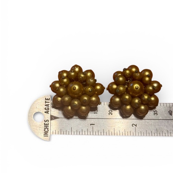 Rare Vintage Signed Kenneth Jay Lane Matte Gold Cluster Clip On Earrings - Picture 3 of 3